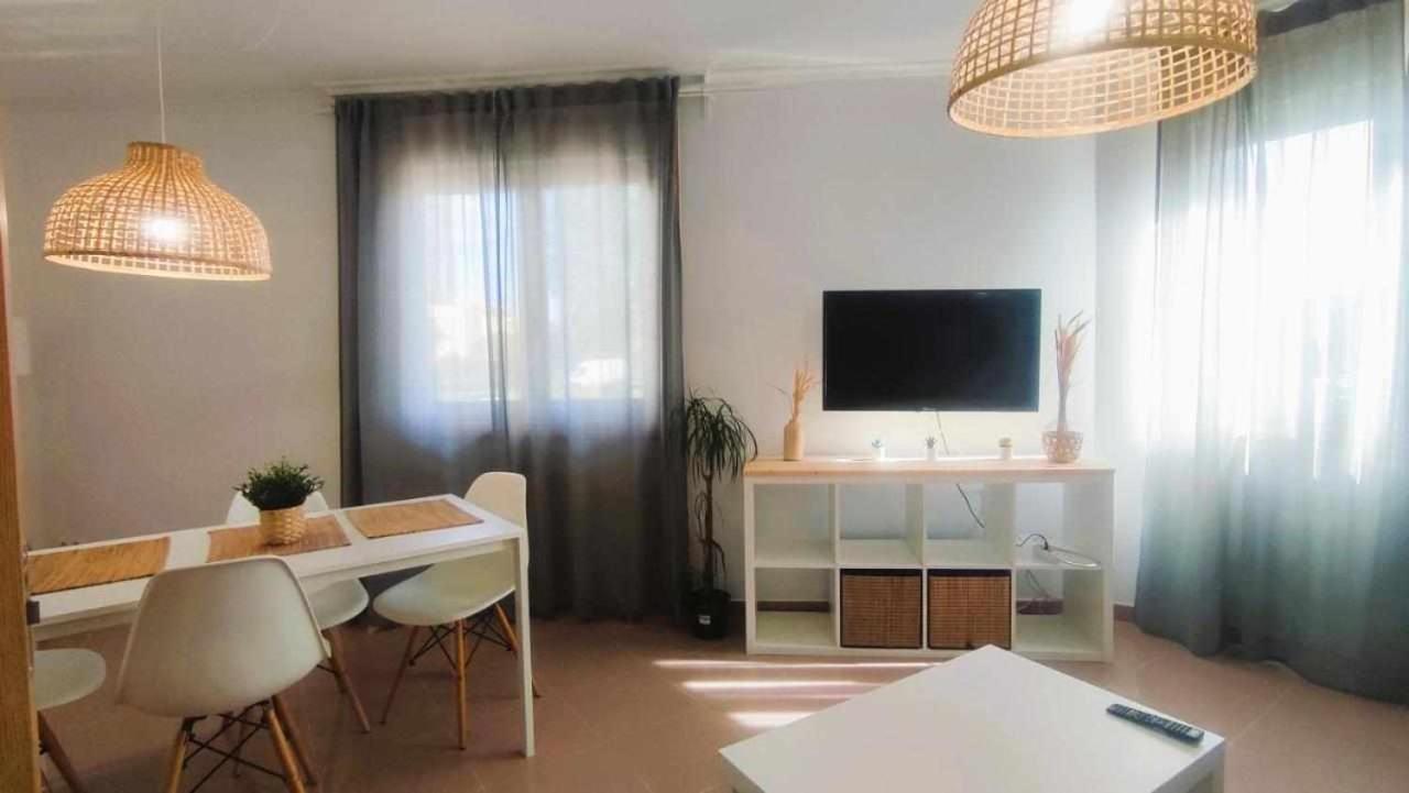 Acogedor En Appartement Ares
